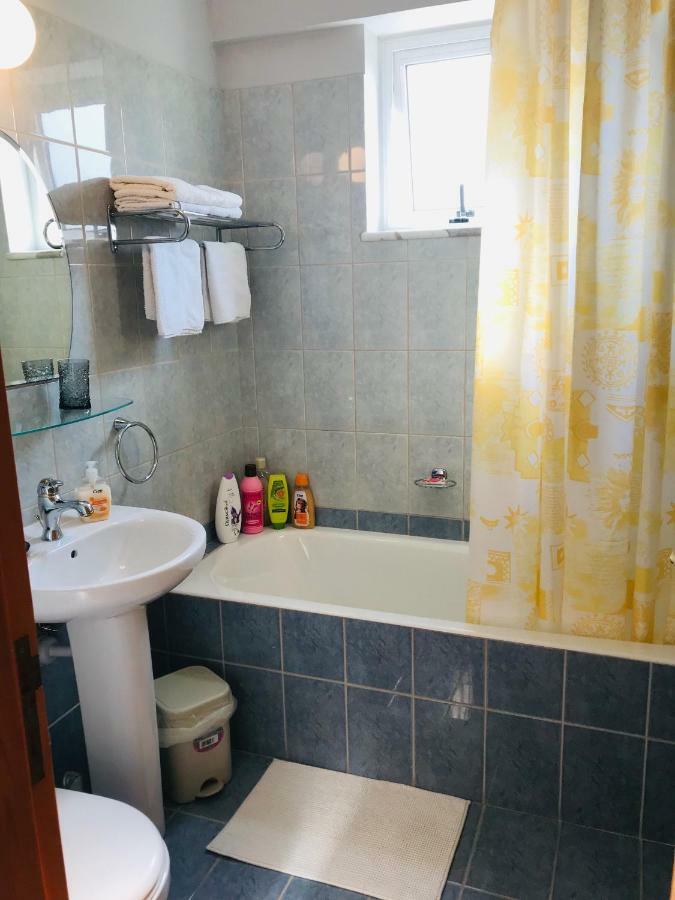 Pool Apartment ลาร์นาคา ภายนอก รูปภาพ